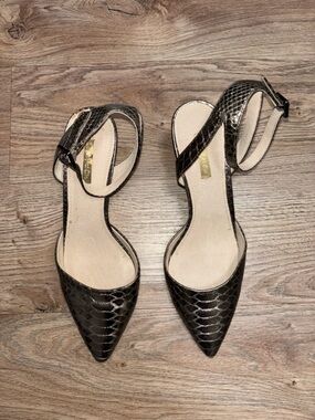 Pointed Toe Black Ankle Strap Women's Flats